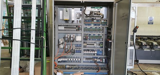 4CN302514-Caselli-Group-CENTRO-DI-LAVORO-LARI-&-LARI-FR-330-TA (28).jpg